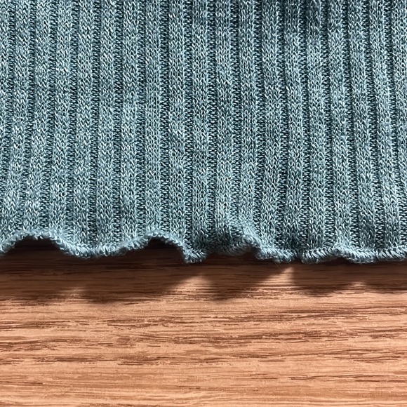 💥💥FINAL SALE💥💥NWOT ALL 3 TOPS ONE PRICE Short Sleeve Ribbed Crop Tops - Picture 5 of 6